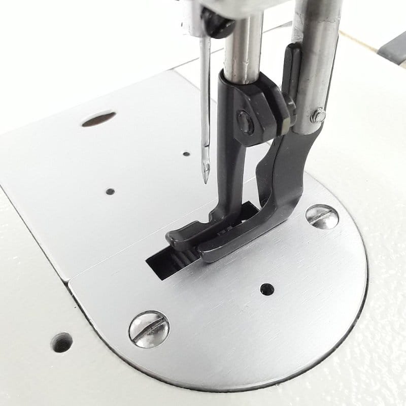 KP1510LN półstopka lewa do stębnówek z potrójnym transportem - Stopki do stębnówek z potrójnym transportem - Producent Maszyn Do Szycia - Zdjęcie nr  2