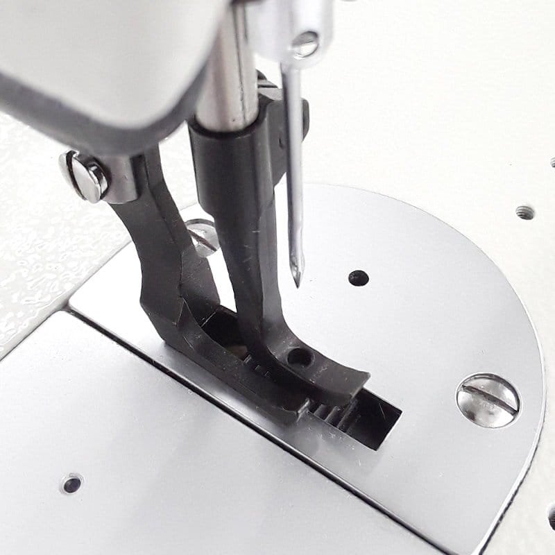 KP1510RN półstopka prawa do stębnówek z potrójnym transportem - Stopki do stębnówek z potrójnym transportem - Producent Maszyn Do Szycia - Zdjęcie nr  1