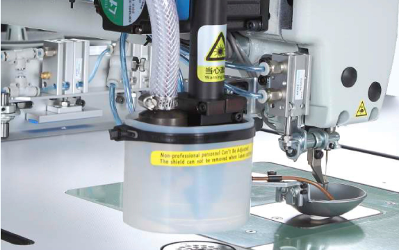 OLISEW OLD-13085HL Automat do odszywania zaprogramowanego wzoru o polu szycia 1300x850mm z laserem do cięcia materiału - Automaty z polem szycia - Producent Maszyn Do Szycia - Zdjęcie nr  3