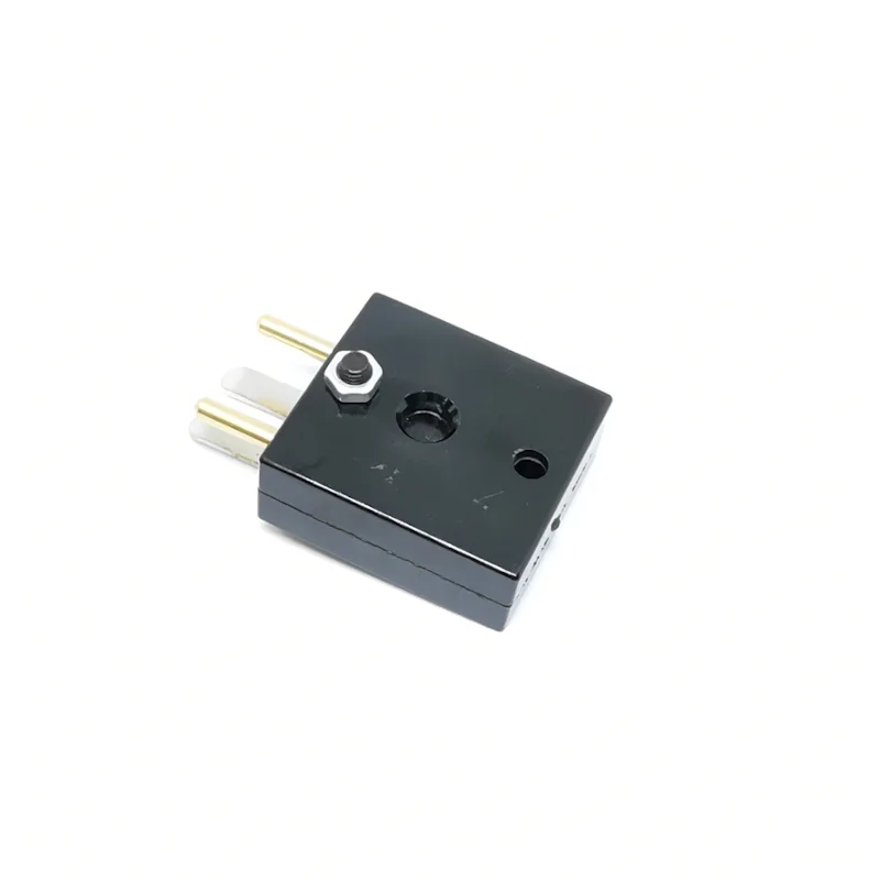 KD-70 wtyczka 230V do OLISEW CZD-108 - Części do noża OLISEW CZD-108 - Producent Maszyn Do Szycia - Zdjęcie nr  1