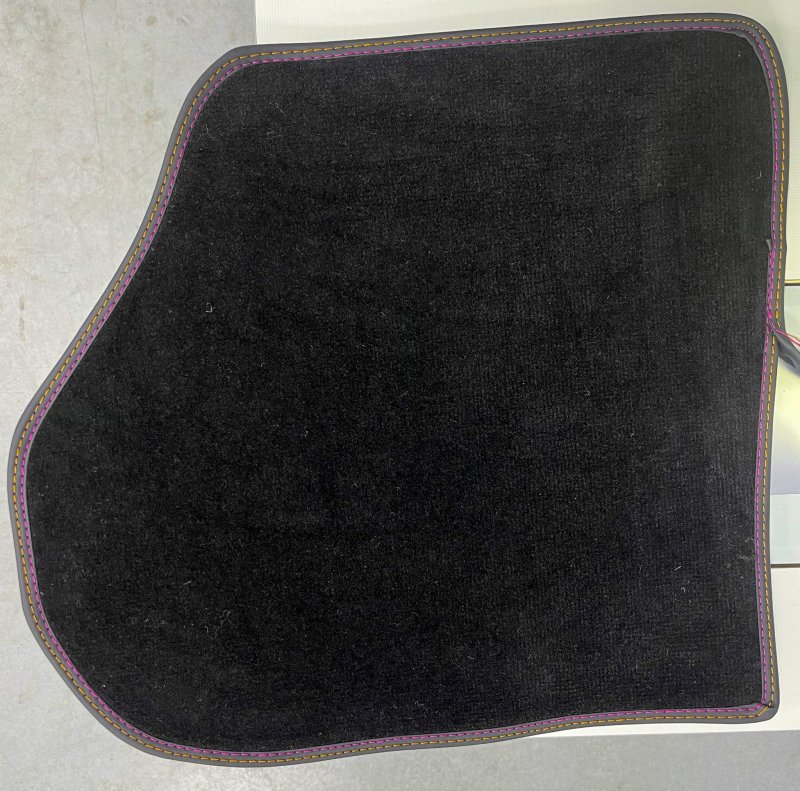 OLISEW OLD-867-210126 Lamowacz dwuigłowy płaski z potrójnym transportem, servo Direct Drive   - Dwuigłówki - stębnówki dwuigłowe - Producent Maszyn Do Szycia - Zdjęcie nr  4