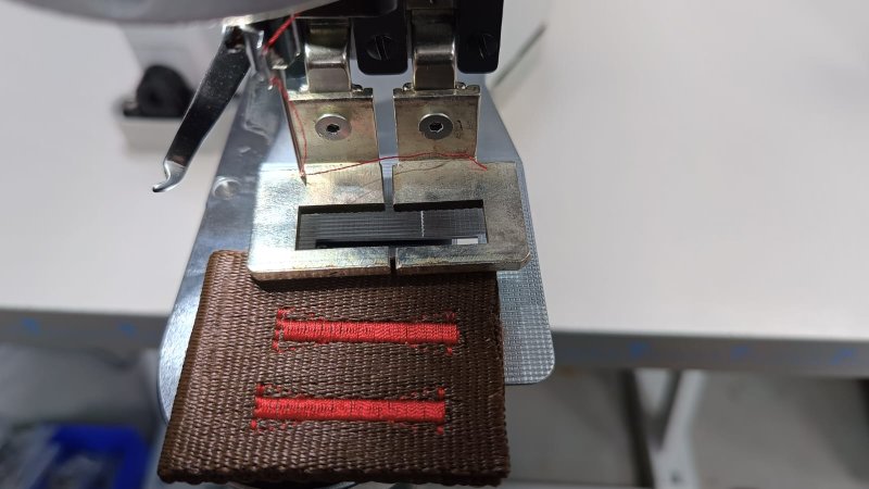 JZ-16138/39 oprzyrządowanie do ryglówki (37.5x10mm) płytka+stopka do OLISEW OLD-1900AHS, 1900ASS - Części OLISEW OLD-1900ASS - Producent Maszyn Do Szycia - Zdjęcie nr  2